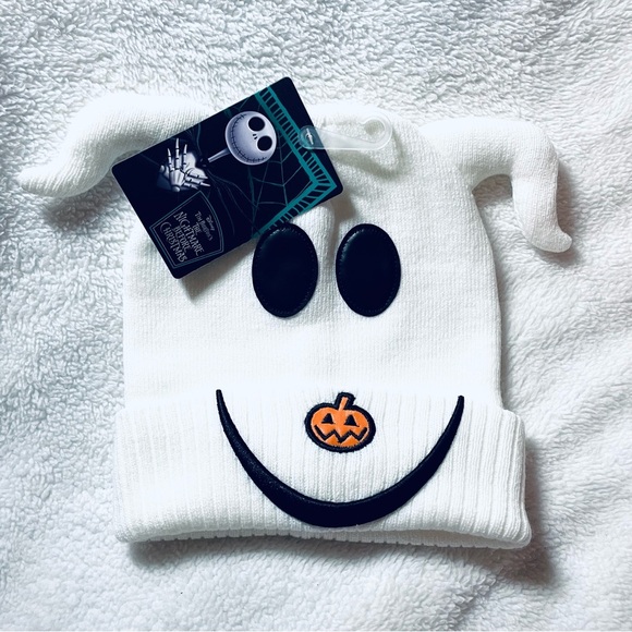 NWT Disney The Nightmare Before Christmas Zero Beanie – Unisex Adult, Halloween - Picture 2 of 8